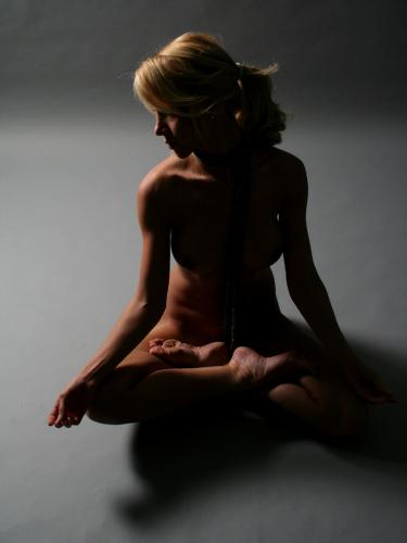 Fotografia de Manel Garcia - Galeria Fotografica: Mis visiones del desnudo (III) - Foto: Yoga, mujer...