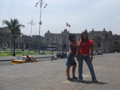 Fotografia de cdiaz - Galeria Fotografica: Plaza Mayor de Lima - Foto: El Palacio de Gobierno al fondo								