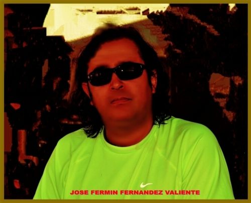 Fotografia de JOSE FERMIN FERNANDEZ VALIENTE - Galeria Fotografica: FAMOSOS/POPULARES - Foto: JOSE FERMIN FERNANDEZ VALIENTE (RETRATO) 2010
