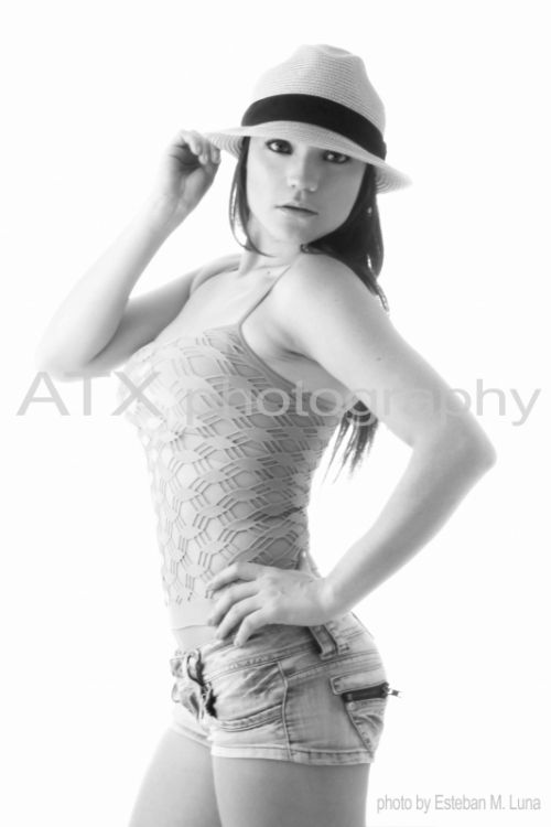 Fotografia de ATXphotography - Galeria Fotografica: MODELO EN ESTUDIO - Foto: Alejandra Mendez / Esteban M. Luna