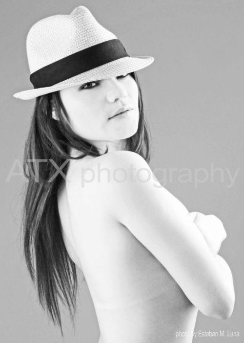 Fotografia de ATXphotography - Galeria Fotografica: MODELO EN ESTUDIO - Foto: Alejandra Mendez / Esteban M. Luna