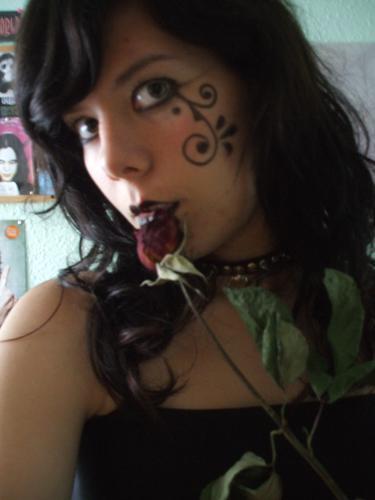 Fotografia de Beatriz - Galeria Fotografica: Yo. - Foto: Con una rosa.