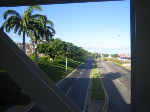 Fotografia de Sin Nombre - Galeria Fotografica: The Shadow - Foto: the Airport car\'s way