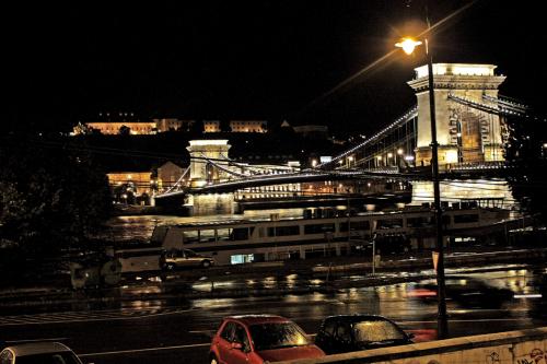 Fotografia de diego - Galeria Fotografica: Budapest - Foto: Puente cadenas nocturno								