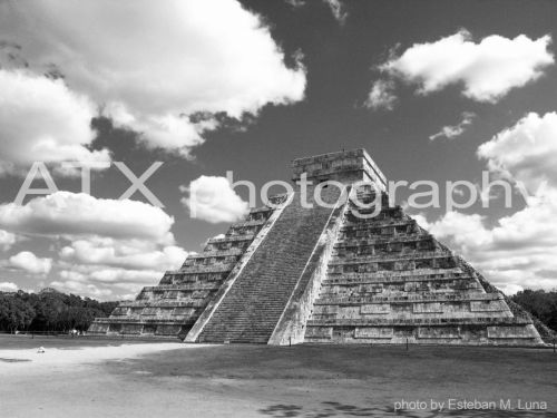Fotografia de ATXphotography - Galeria Fotografica: ARQUITECTURA - Foto: PIRAMIDE DE KUKULCAN / Esteban M. Luna