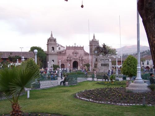 Fotografia de Sin Nombre - Galeria Fotografica: Iglesias - Foto: Catedral de Huamanga-Ayacucho