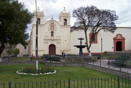 Fotografia de Sin Nombre - Galeria Fotografica: Iglesias - Foto: Iglesia Santa Clara- Ayacucho Per