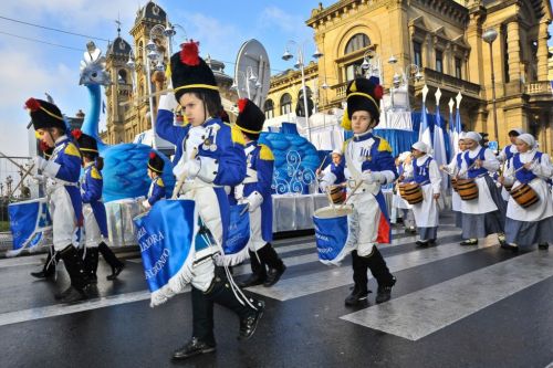 Fotografia de robertfoto - Galeria Fotografica: Tamborrada donostiarra 2011 - Foto: 