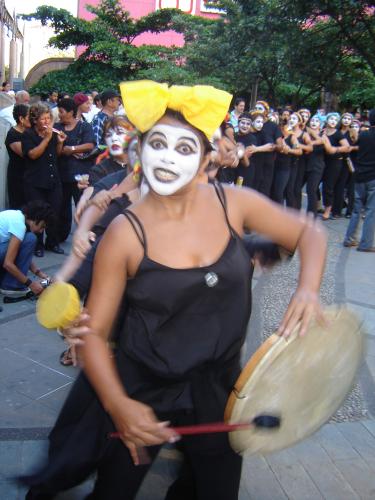 Fotografia de Esteban - Galeria Fotografica: Mujeres de Negro - Foto: tambor de brasil