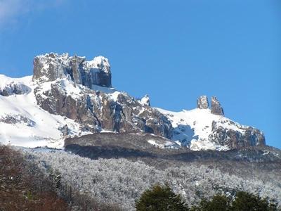 Fotografia de Guillermo F. Fern�ndez - Galeria Fotografica: Paisajes Patag�nicos I - Foto: Camino de los 7 Lagos - Cerros nevados