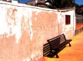 Fotos de Santaolalla -  Foto: casas y cosas - banco junto a la ventana roja