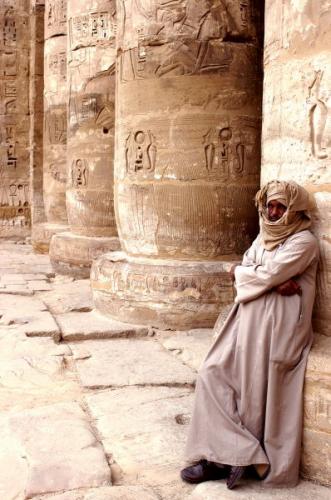 Fotografia de Pere Hierro-Estudis&Creatius - Galeria Fotografica: Egipto - Foto: Vigilante del templo