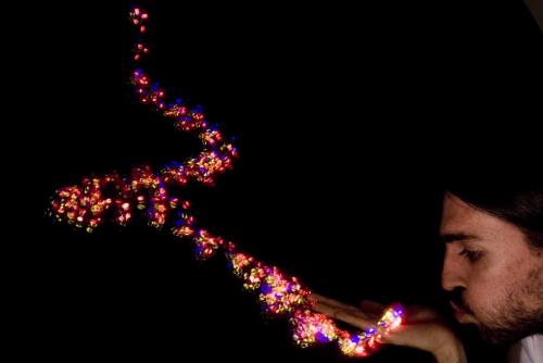 Fotografia de Angel Lopez de Leon Jaramillo - Galeria Fotografica: Estudio II - Foto: Soplando luz