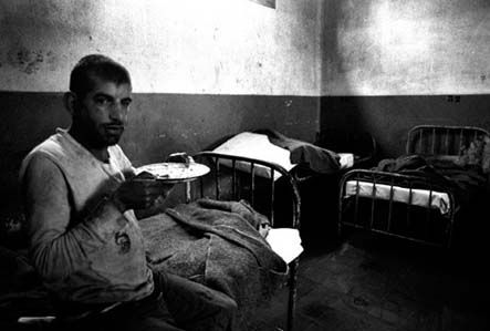 Fotografia de Nueva Dimension - Galeria Fotografica: Hospital Siquiatrico Etchepare - Foto: Pabellon Hombres