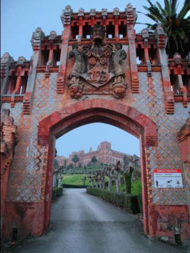 Fotografia de Gabriel Ruiloba - Galeria Fotografica: Comillas - Foto: Portalada