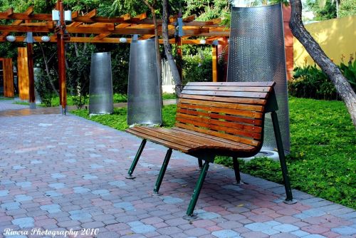 Fotografia de Fot�grafo de Guayaquil Carlos Rivera - Galeria Fotografica: Fotos de Guayaquil Ecuador, retratos y mas - Foto: Banca del Parque del Salado Guayaquil