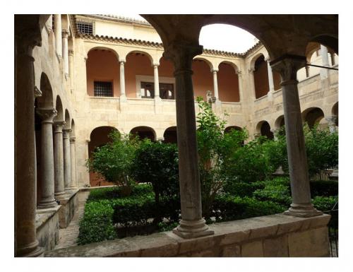 Fotografia de Antonio S - Galeria Fotografica: Plazas y Rincones - Foto: CLAUSTRO							