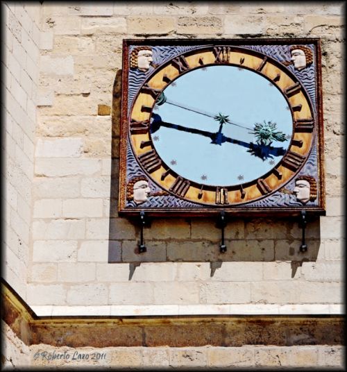 Fotografia de Roberto Lazo - Galeria Fotografica: Pulchra Leonina - Foto: reloj exterior