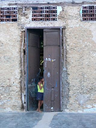 Fotografia de gaston bension - Galeria Fotografica: aun no s qu foto vaya a colgar - Foto: hermana esperando