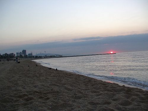Fotografia de Stopspeed800allway - Galeria Fotografica: FESTIBIKE 2007 - Foto: Amanecer rojo en Barcelona 2