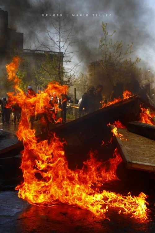 Fotografia de stilleto - Galeria Fotografica: Marchas y violencia en Chile - Foto: 