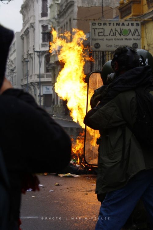 Fotografia de stilleto - Galeria Fotografica: Marchas y violencia en Chile - Foto: 