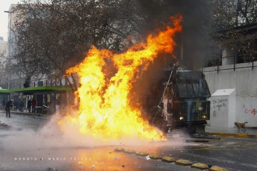 Fotografia de stilleto - Galeria Fotografica: Marchas y violencia en Chile - Foto: 