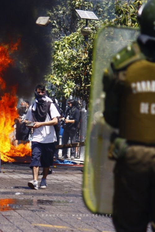 Fotografia de stilleto - Galeria Fotografica: Marchas y violencia en Chile - Foto: 