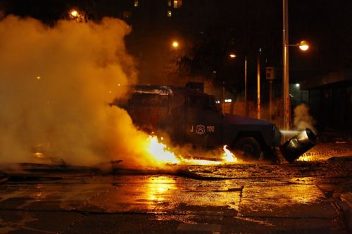 Fotografia de stilleto - Galeria Fotografica: Marchas y violencia en Chile - Foto: 