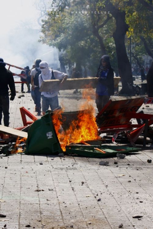 Fotografia de stilleto - Galeria Fotografica: Marchas y violencia en Chile - Foto: 