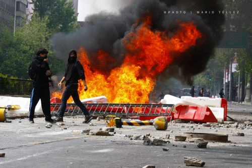 Fotografia de stilleto - Galeria Fotografica: Marchas y violencia en Chile - Foto: 