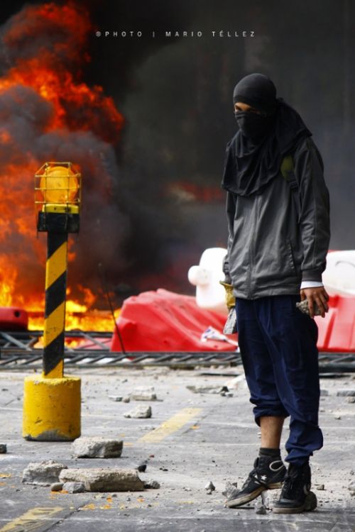 Fotografia de stilleto - Galeria Fotografica: Marchas y violencia en Chile - Foto: 