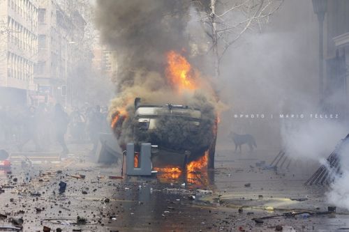 Fotografia de stilleto - Galeria Fotografica: Marchas y violencia en Chile - Foto: 