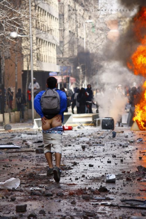 Fotografia de stilleto - Galeria Fotografica: Marchas y violencia en Chile - Foto: 