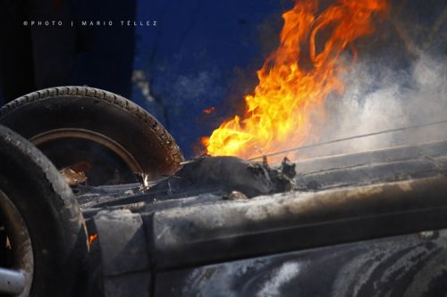 Fotografia de stilleto - Galeria Fotografica: Marchas y violencia en Chile - Foto: 