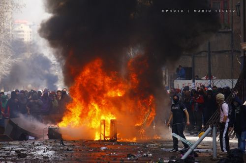 Fotografia de stilleto - Galeria Fotografica: Marchas y violencia en Chile - Foto: 