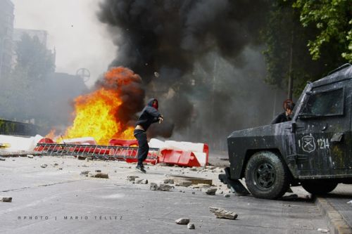 Fotografia de stilleto - Galeria Fotografica: Marchas y violencia en Chile - Foto: 