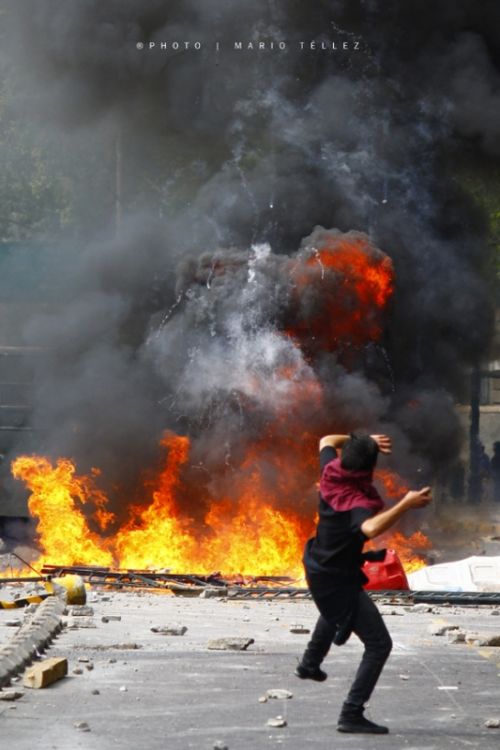 Fotografia de stilleto - Galeria Fotografica: Marchas y violencia en Chile - Foto: 