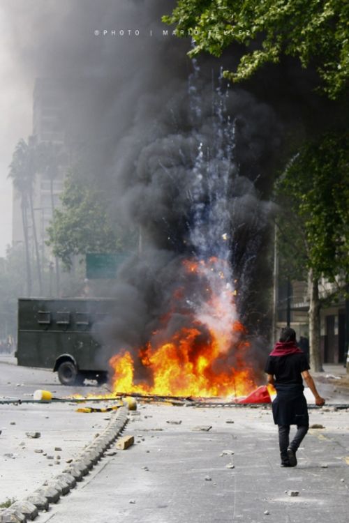 Fotografia de stilleto - Galeria Fotografica: Marchas y violencia en Chile - Foto: 