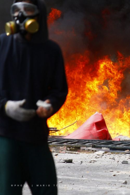 Fotografia de stilleto - Galeria Fotografica: Marchas y violencia en Chile - Foto: 