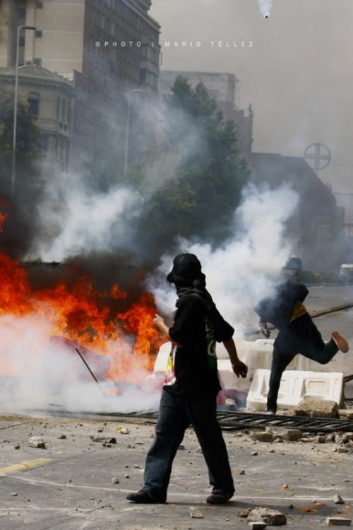 Fotografia de stilleto - Galeria Fotografica: Marchas y violencia en Chile - Foto: 