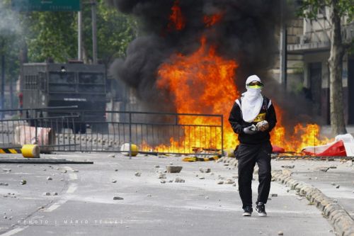 Fotografia de stilleto - Galeria Fotografica: Marchas y violencia en Chile - Foto: 