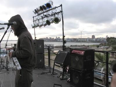 Fotografia de jorg3e - Galeria Fotografica: Rock sobre un omnibus - Foto: Ajustando equipos