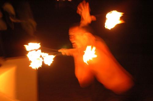 Fotografia de karinastudio - Galeria Fotografica: LUZ - Foto: PERSONAJE DE LA NOCHE