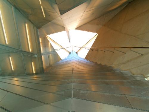 Fotografia de Alicia RiVi - Galeria Fotografica: MIS PRIMERAS FOTOS - Foto: AL FINAL DE LA ESCALERA