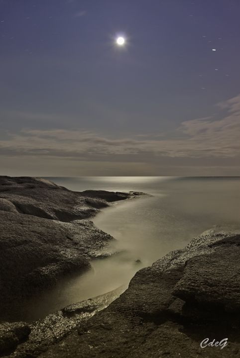 Fotografia de RedeKar - Galeria Fotografica: Paisajes - Foto: La cala y la luna