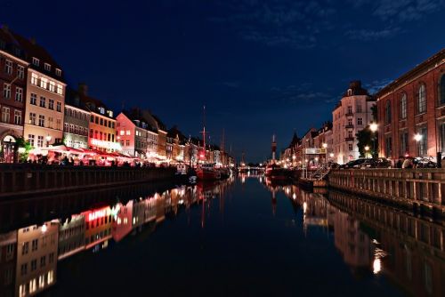 Fotografia de Evelio Alonso Fuentes - Galeria Fotografica: Dinamarca - Foto: Noche tranquila en Nyhavn (Puerto Nuevo)