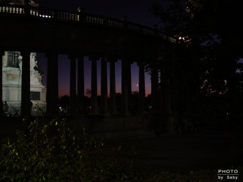 Fotografia de Seby - Galeria Fotografica: Nocturna - Foto: El Retiro y la Luna