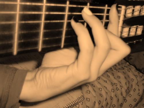 Fotografia de Sirebria - Galeria Fotografica: GUITARRA - Foto: TOCADA POR LA MANO DE DIOS