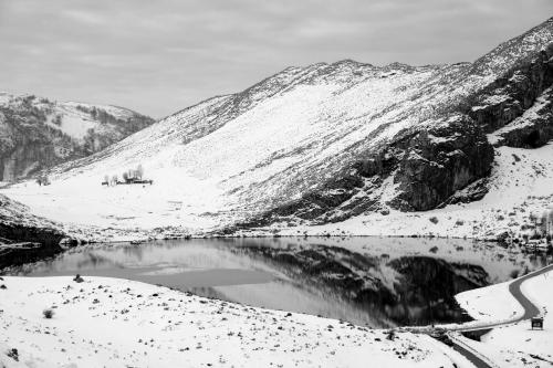 Fotografia de Azair - Galeria Fotografica: cerca o lejos - Foto: lagos covadonga